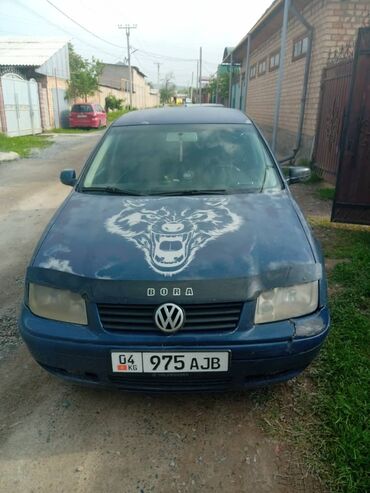 Volkswagen: Volkswagen Bora: 2003 г., 2.3 л, Механика, Бензин, Седан