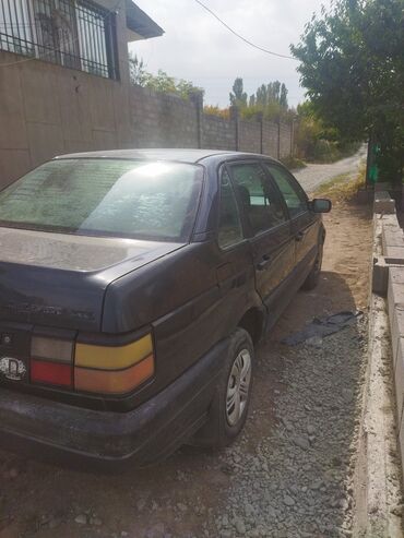 продаю фольксваген т4: Volkswagen Passat: 1991 г., 1.8 л, Механика, Бензин, Седан