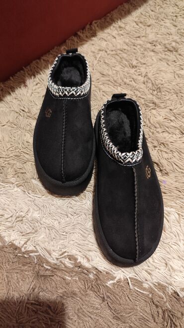 modellina obuća: Ugg slippers, color - Black, 36