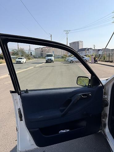 Volkswagen: Volkswagen Passat: 1995 г., 2 л, Механика, Бензин, Седан — 11