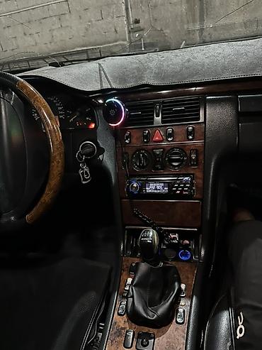 бак мерс 124: Mercedes-Benz E-Class: 2001 г., 2.2 л, Кол менен иштөөчү, Дизель, Седан — 4