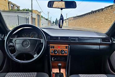 mersedes mostu: Mercedes-Benz W124: 2 l | 1994 il Sedan — 6