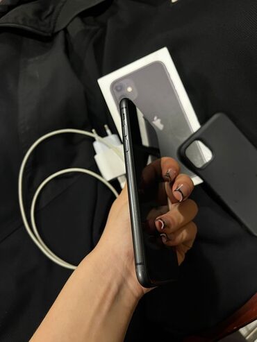 Apple iPhone: IPhone 11, 64 GB, Qara, Face ID — 6