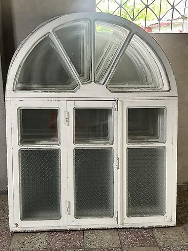 Pəncərələr: İşlənmiş Üçlü Taxta pəncərə, Еni: 150 sm, Uzunluğu: 185 sm — 1