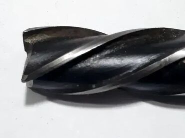 Glodala: Glodalo cetvoropero 20mm osteceno, levi smer Glodalo je koristeno u — 5