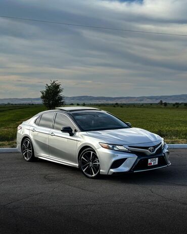 машина чайзер: Toyota Camry: 2018 г., 2.5 л, Автомат, Бензин, Седан