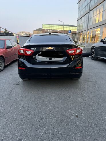 Chevrolet: Chevrolet Cruze: 1.4 l | 2019 il 176000 km Sedan — 4