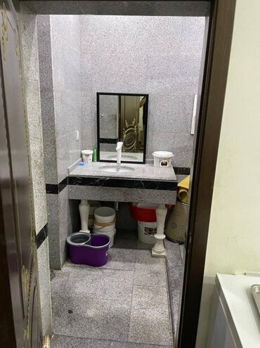 Digər kommersiya daşınmaz əmlakı: Yeni Yasamalda yol kənarı ümumi sahəsi 95 kv,m olan, obyekt təmirli — 5