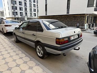 Volkswagen: Volkswagen Passat: 1989 г., 1.8 л, Механика, Бензин, Седан — 2