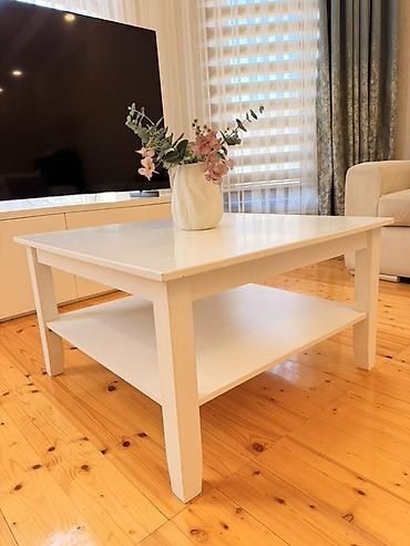 kreditle künc divanlar: Ağ-bej rəng palitrasında oturma dəsti Tərkib: - 3 nəfərlik geniş — 4