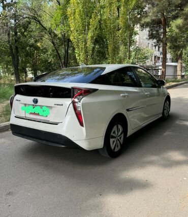 runx alex: Toyota Prius: 2018 г., 0.8 л, Вариатор, Гибрид
