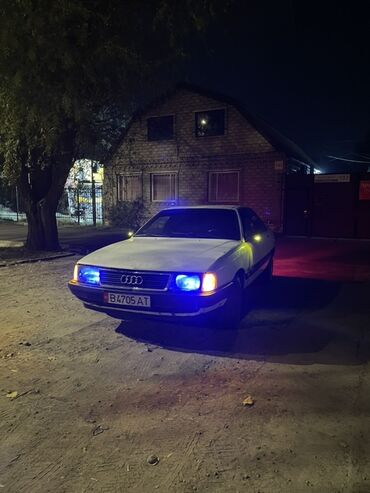 кулиса на ауди: Audi 100: 1988 г., 2.3 л, Механика, Бензин, Седан