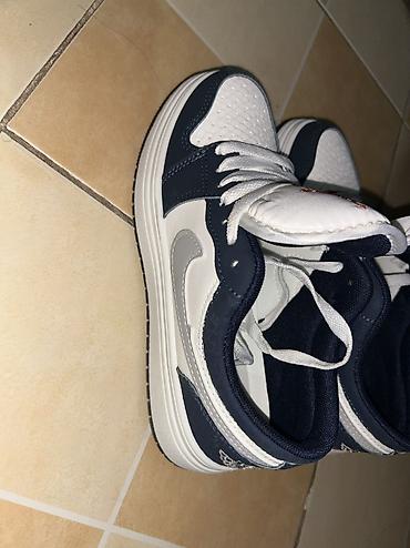 nike tempo: Кроссовки в стиле Jordan, низкая модель. - Размер: 36 маломерка - — 2