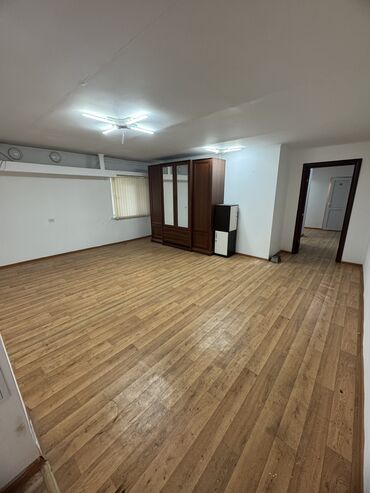 Продажа квартир: 2 комнаты, 63 м², Индивидуалка, Цокольный этаж этаж, Косметический ремонт