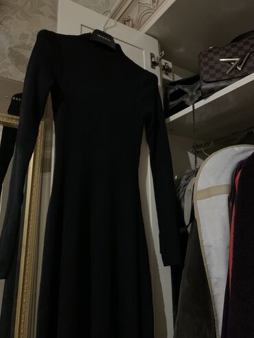 черное платье: Повседневное платье, Длинная модель, XS (EU 34)