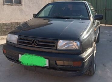 Volkswagen: Volkswagen Vento: 1994 г., 1.8 л, Механика, Бензин, Седан