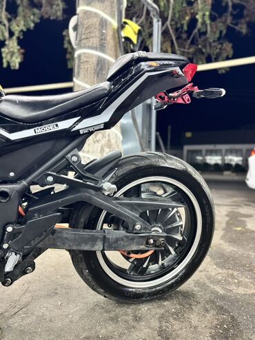 Motosikletlər: Kawasaki - Ninja 600, 600 sm3 — 9