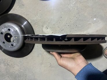 Əyləc diskləri: Avtomobil üçün əyləc komplekti Tərkibi: - 4 ədəd əyləc diski (2 ön, 2 — 13