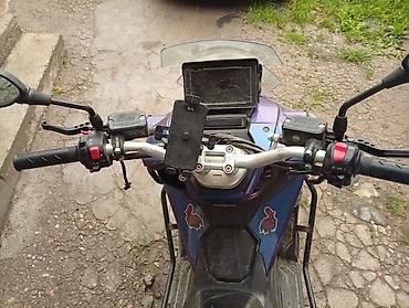 49: Реплика Honda ADV. Самый крупный в своем классе. По документам 49 — 2
