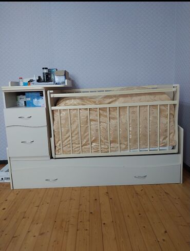 столик на кроватку: Для девочки и мальчика, Четырехугольная, Колыбель, Без бортиков, С матрасом, Без механизма качания