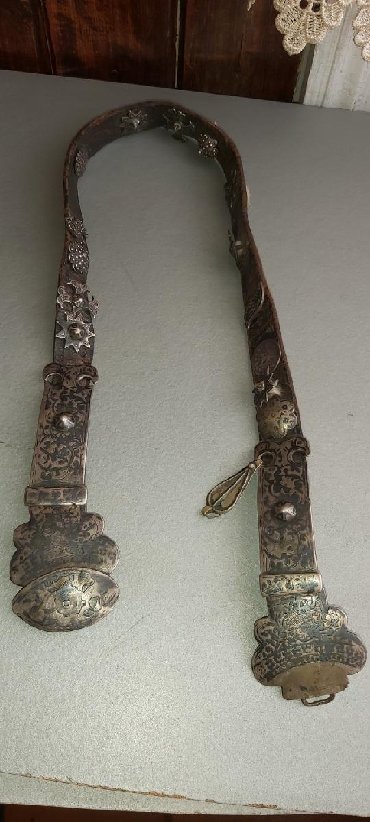 antik esyalarin qiymetleri: Gümüş kəmər. 1890-cı ilin kəməridir. Pul lazım oldugundan ucuz