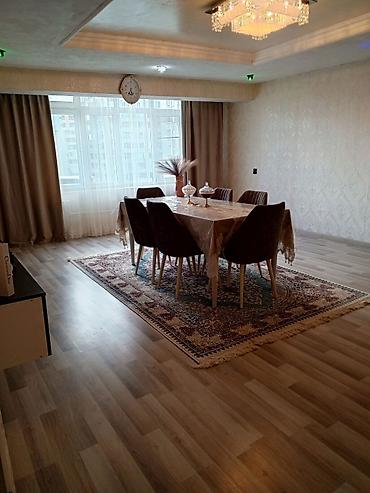 Uzunmüddətli kirayə mənzillər: Mənzilin təsviri: - İşıqlı və geniş planlı mənzil. Böyük pəncərələr — 12