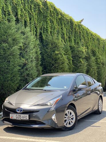100минге афтомат машне алам: Toyota Prius: 2018 г., 1.8 л, Вариатор, Гибрид, Седан