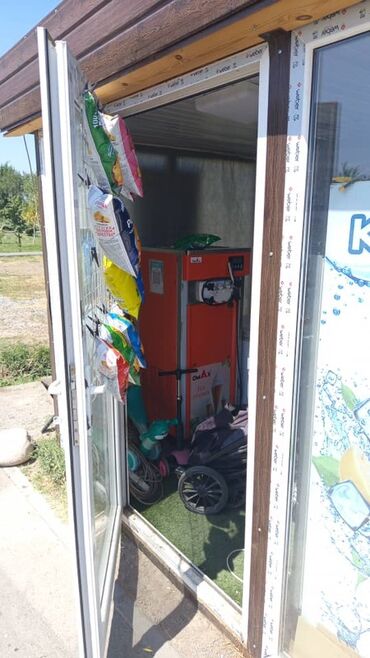 помещение в тц: Предлагается к продаже отдельно стоящий киоск, выполненный в