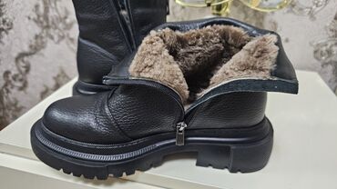 женские туфли бишкек: Продаются ботинки женские кожаные, мех внутри натуральный.Два раза