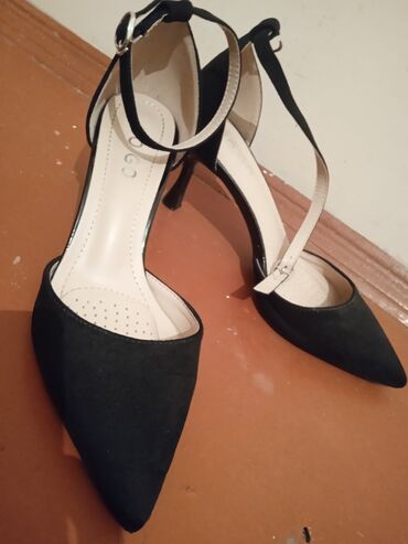 лининг зимняя обувь: Туфли 37, цвет - Черный
