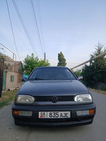 домкрат для машины цена: Автомобиль Volkswagen Golf III, серого цвета, в кузове хэтчбек