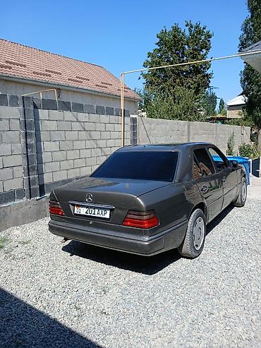 екласс: Mercedes-Benz W124: 1993 г., 2.2 л, Механика, Бензин, Седан — 2