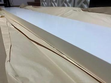 Ostali nameštaj: Zidna “lebdeća” polica – bela - Minimalistički dizajn sa skrivenim — 9