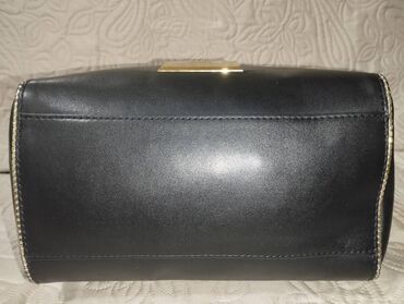 Torbe: Moschino prelepa crna torba Efektna i nesvakidašnja Moschino torba u — 10