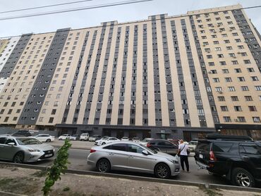 гостиница бишкек микрорайон: 2 комнаты, 76 м², Элитка, 8 этаж, ПСО (под самоотделку)