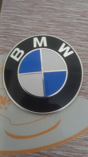 bmw 330 i: Loqo