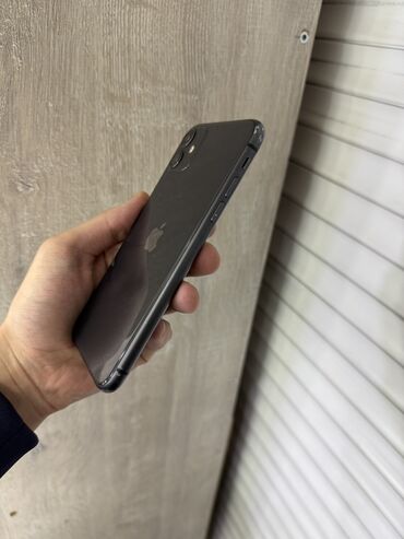 Apple iPhone: IPhone 11, Б/у, 64 ГБ, Черный, Защитное стекло, Чехол, 80 % — 5