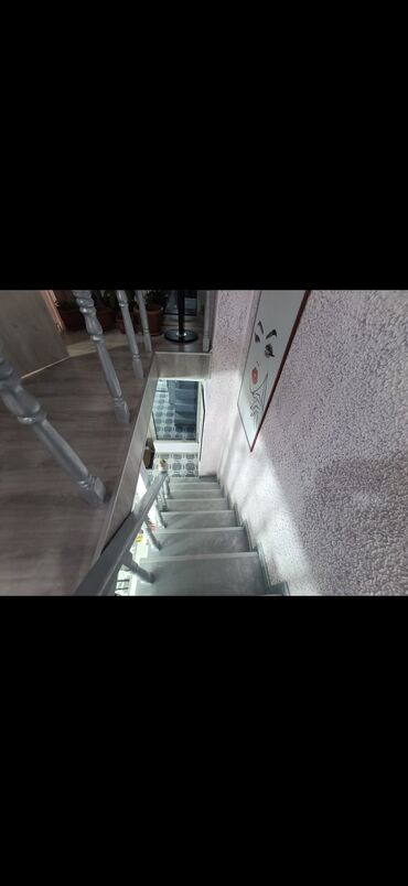 Digər kommersiya daşınmaz əmlakı: Gözəllik salonu əşyalar daxil hər şeyi ilə arendaya verilir. Ətraflı — 15