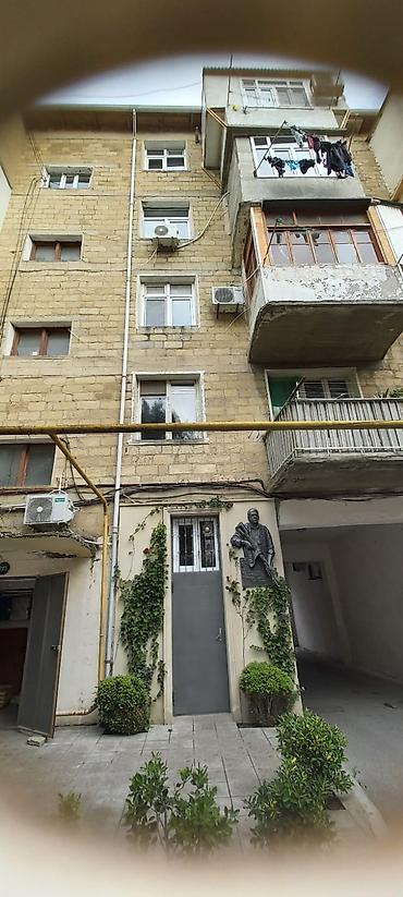 Uzunmüddətli kirayə mənzillər: 1 ci mkr Kohne sumqait shadliq sarayin (Melek) arxasinda. Stol, stul — 12