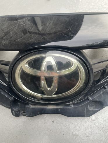 рено сценик 3: Решетка радиатора Toyota 2021 г., Б/у, Оригинал