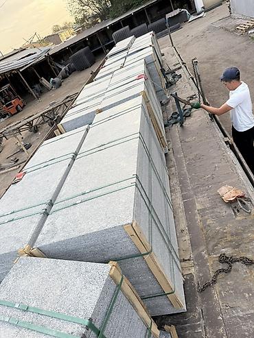 Лестницы из гранита, мрамора: Лестница из гранита, мрамора Для дома, Форма лестницы: Прямая — 12