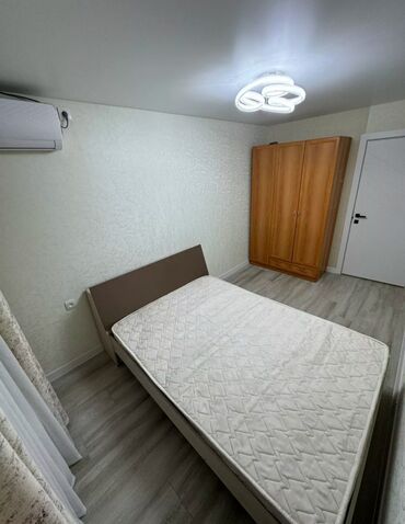 4 х комнатная квартира в бишкеке: 2 комнаты, 42 м², 104 серия, 3 этаж, Косметический ремонт