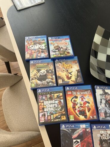 playstation 4 pult: PlayStation 4 pro 3 pult müxtəlif oyunlar. Sims 4, Ultimate Plant 3