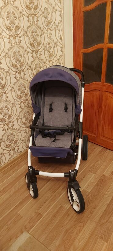 uşaq ucun manej: 700 azn alinib vaxtiyce 100 satilir evde yer. yoxdu deya satilir