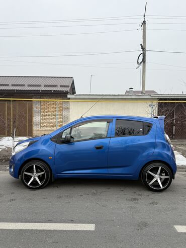 машина без матора: Chevrolet Spark: 2011 г., 1 л, Механика, Бензин, Седан