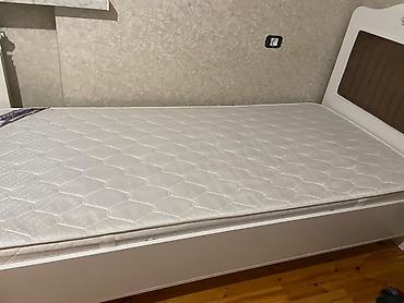 Çarpayılar: Bir nəfərlik çarpayı və döşək dəsti təzədi işlənməyib - Ölçü: təxmini — 3