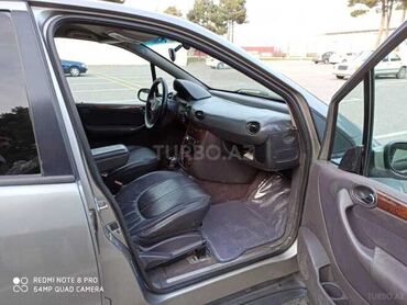 Mercedes-Benz: Mercedes-Benz A-Class A160, boz rəng, hetçbek kuzov. Xüsusiyyətlər: - — 8