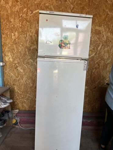 Холодильники: Холодильник Indesit, Б/у, Двухкамерный