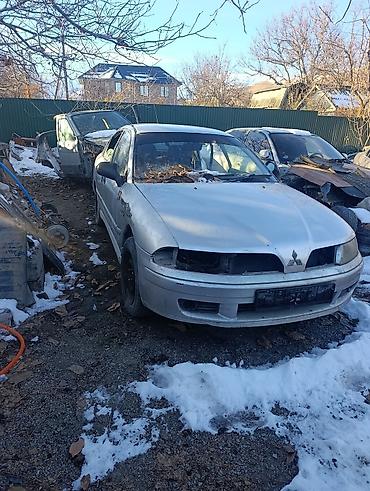 Другие детали кузова: Mitsubishi Carisma, хеджбек, серебристый цвет, все запчасти есть а — 2