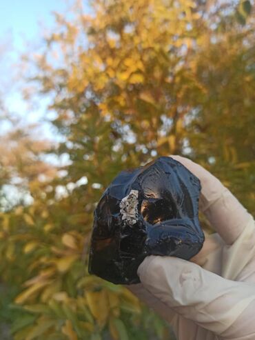 Digər kolleksiyalar: 💎 Təbii Obsidian daşı😍 Qiymət👉🏻 ölçüsünə görə dəyişir ( 5 azn-dən 100 — 4